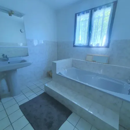 Charmante Maison Proche - 5242 Vakantiehuis