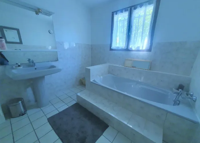 Charmante Maison Proche - 5242 別荘